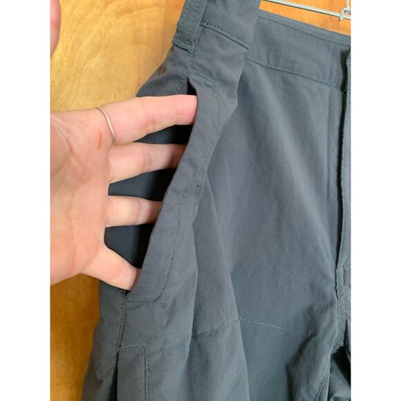 The North Face Cargo Short 8" inseam Grayish Blue Multi Pocket Men's Size 34 - Picture 5 of 9